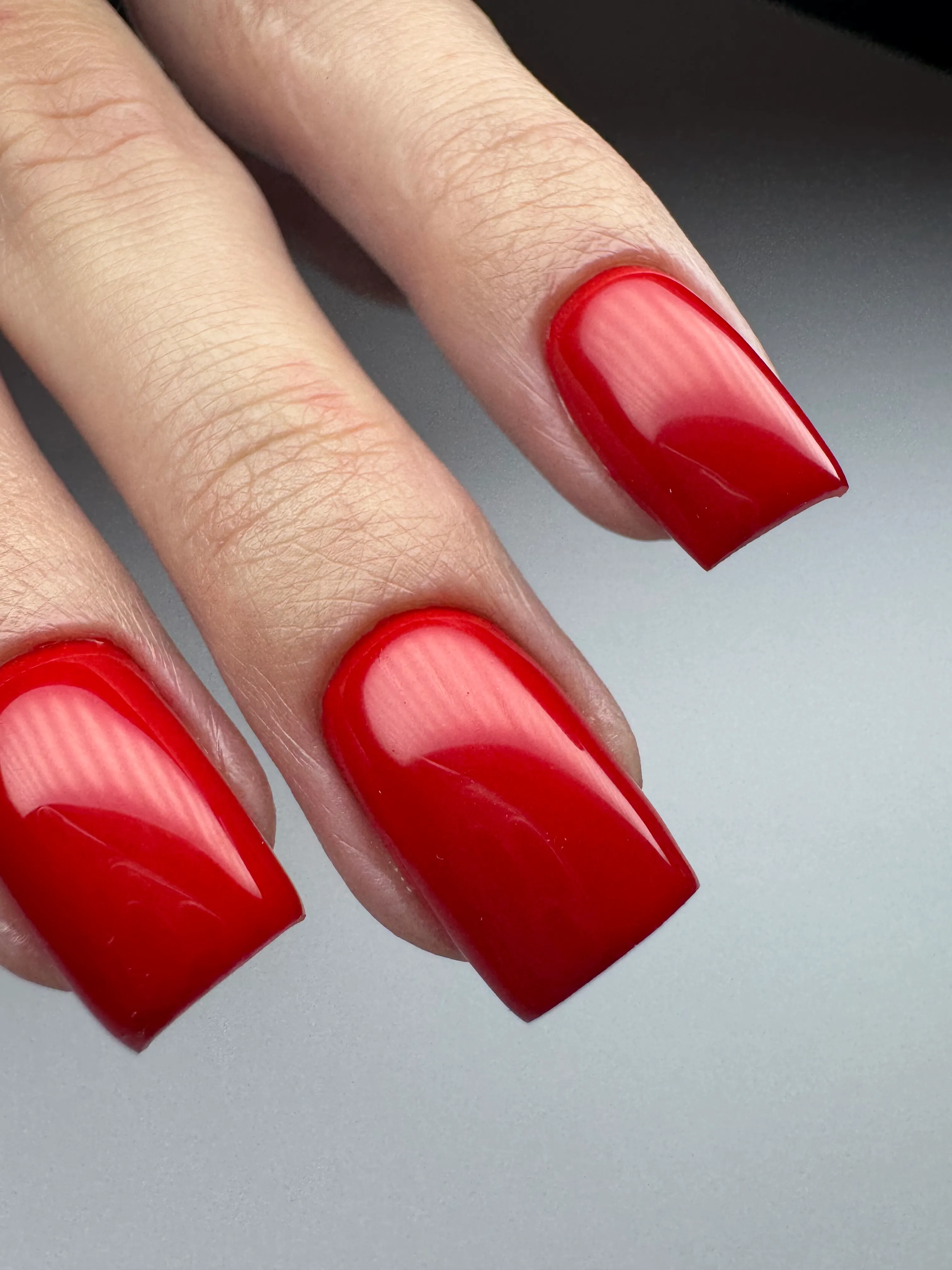 Rozowy manicure ze zdobieniem w Noblu Beauty Room